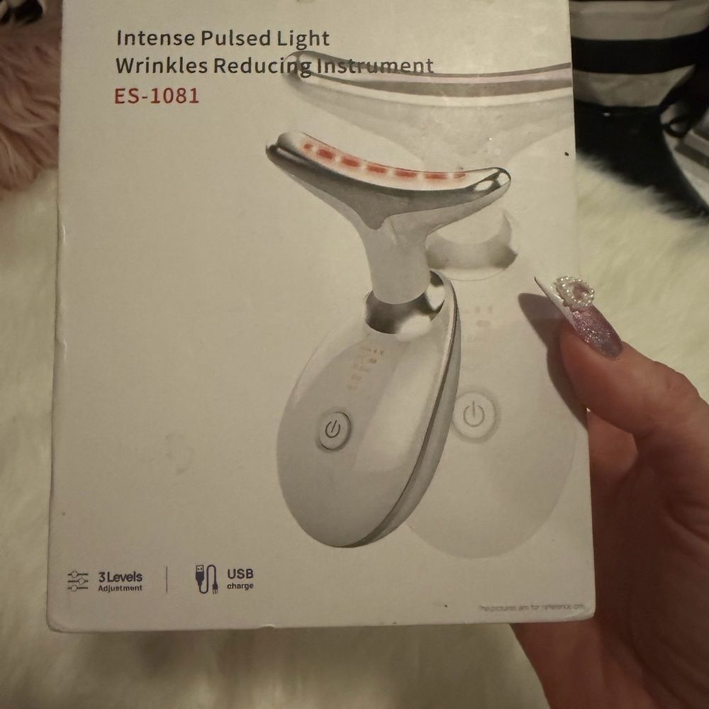 ES-1081 Intense Pulsed Light Wrinkle Reducing Instrument - White